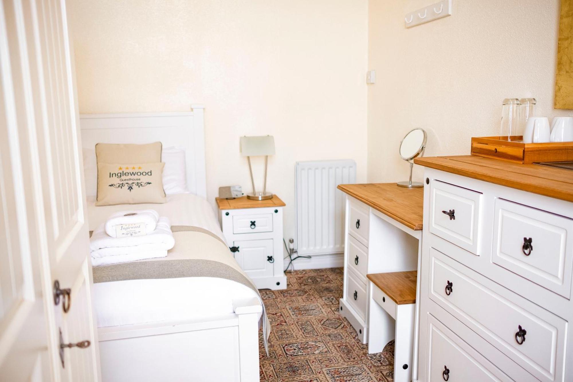 Inglewood - Opul Express Hotell Douglas Rum bild