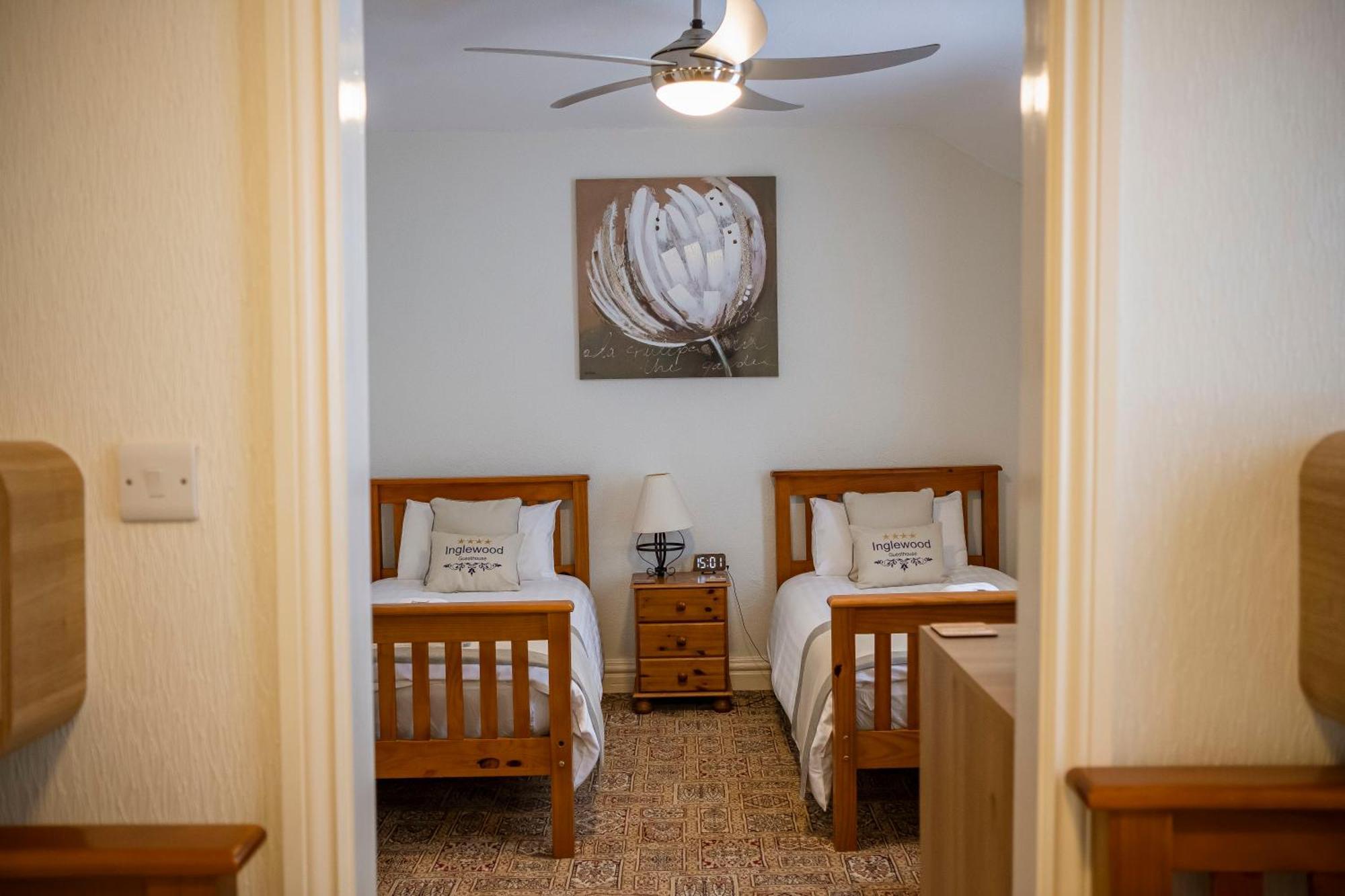 Inglewood - Opul Express Hotell Douglas Rum bild